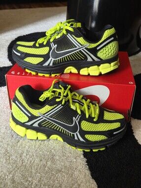 NIKE ZOOM VOMERO 5 SNEAKER